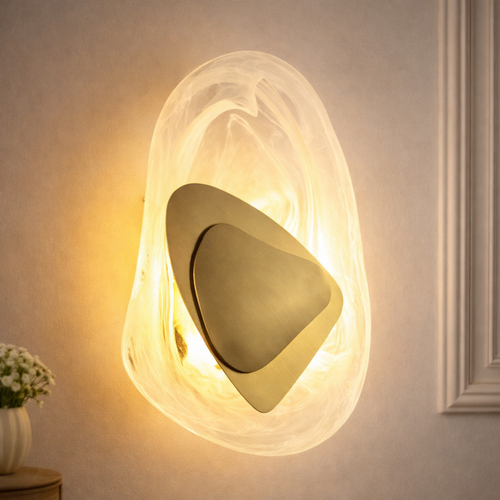 Luxury LED pendant light Aurora Halo with sculptural design and warm glow, ideal for modern décor in dining or living rooms.