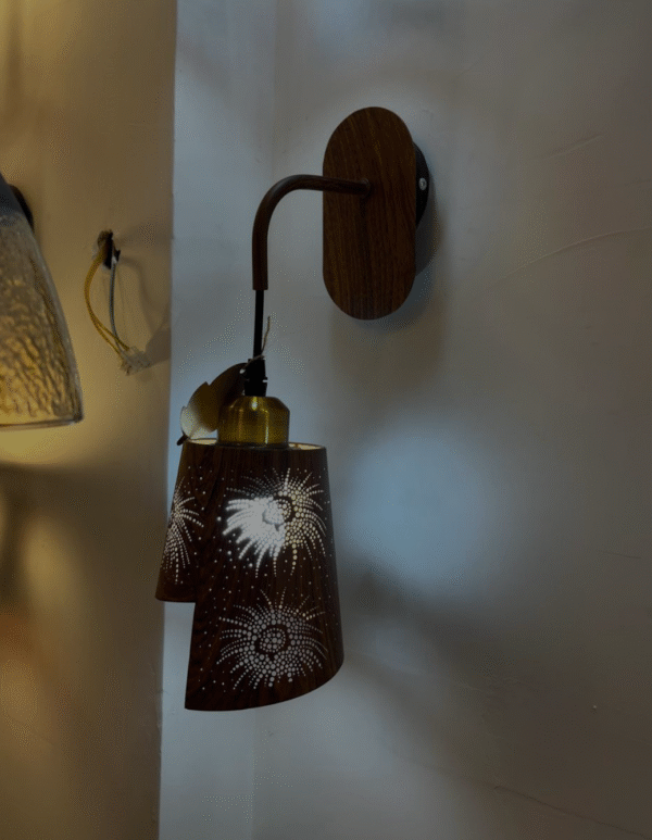 Dual Cone Wall Lamp