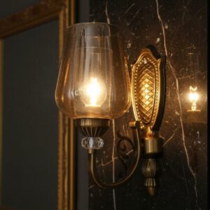 Classic Wall Lamp with Amber Glass Shade Lighting